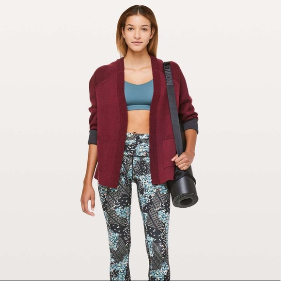 Lululemon Reverse Me Wrap - Picture 11 of 11